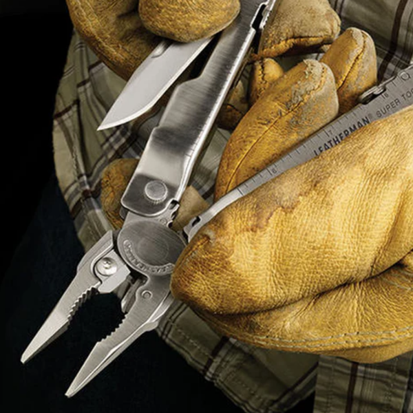 Leatherman Super Tool 300 Multi-Tool – Stainless Steel
